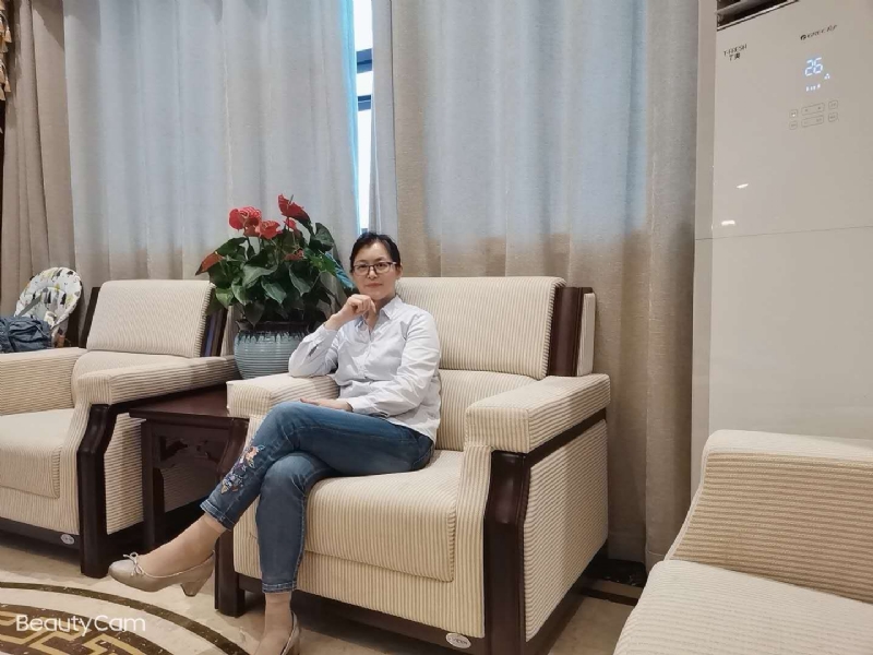 秋水伊人的第一张照片--泰州相亲服务中心