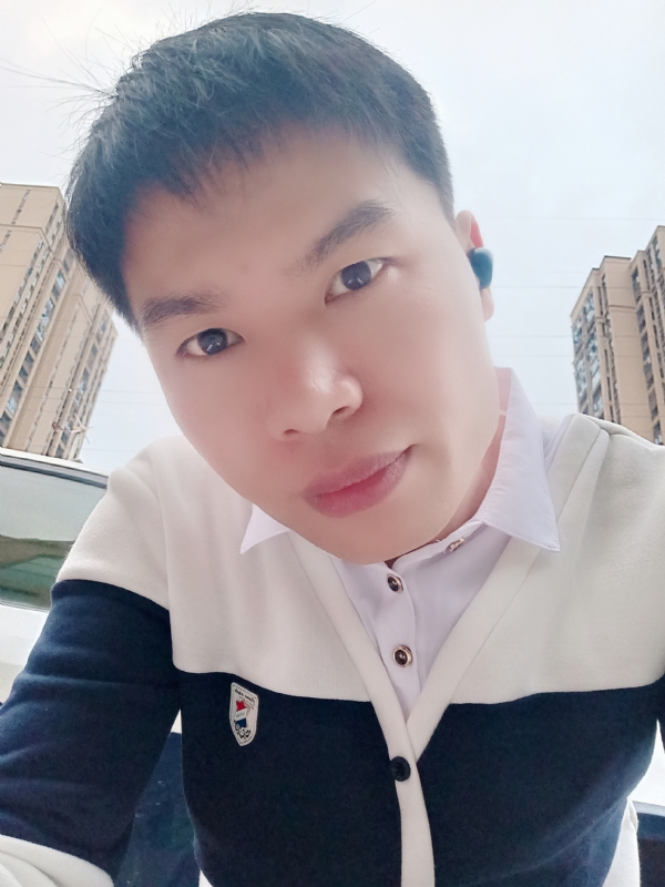 雨霁月清风的第一张照片--泰州相亲服务中心