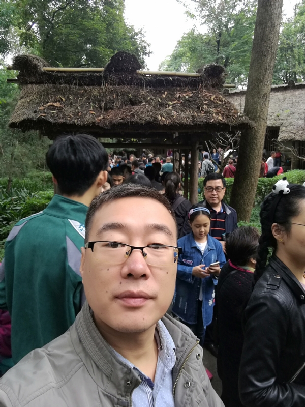 撑起一片天的第一张照片--泰州相亲服务中心