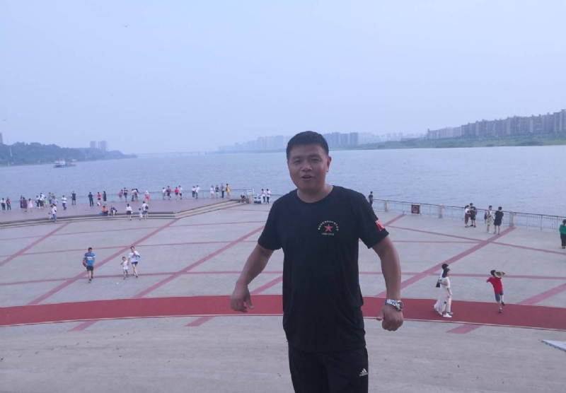 曾经心疼的我的第一张照片--泰州相亲服务中心