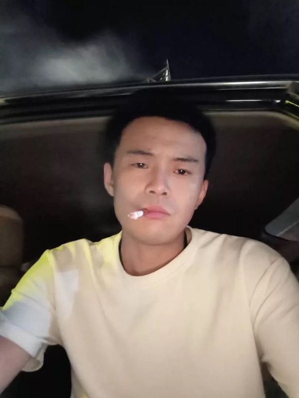 爱睡觉的土拨鼠的第一张照片--泰州相亲服务中心