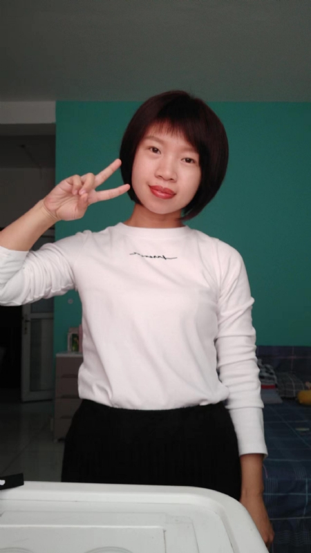 向日葵的第一张照片--泰州相亲服务中心