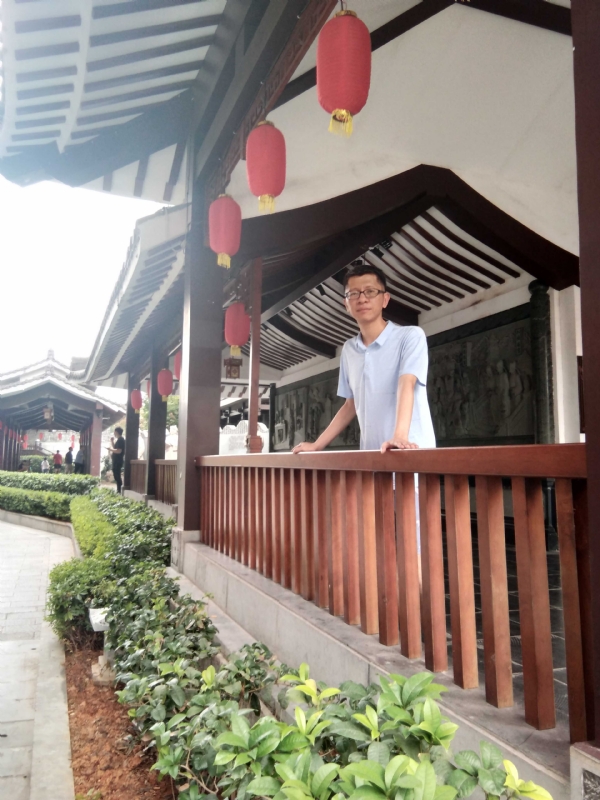 lijian的第一张照片--泰州相亲服务中心