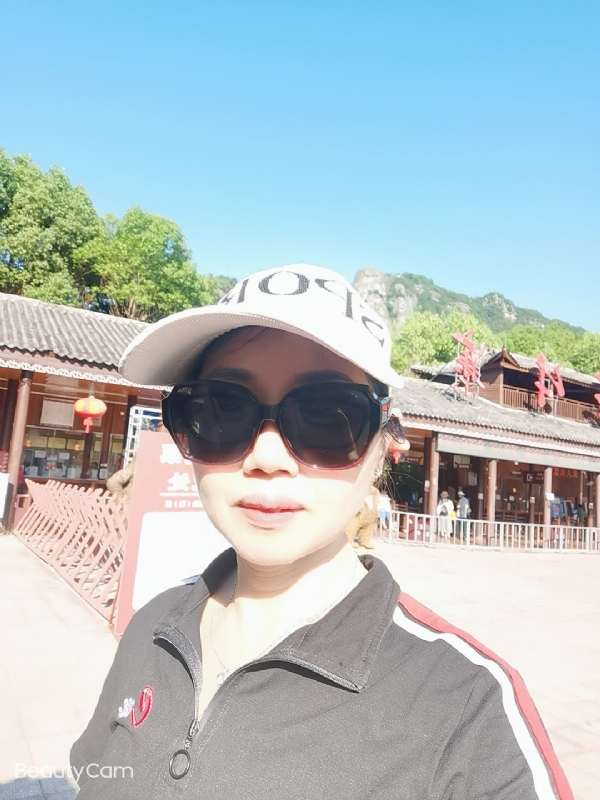 山百合的第一张照片--泰州相亲服务中心