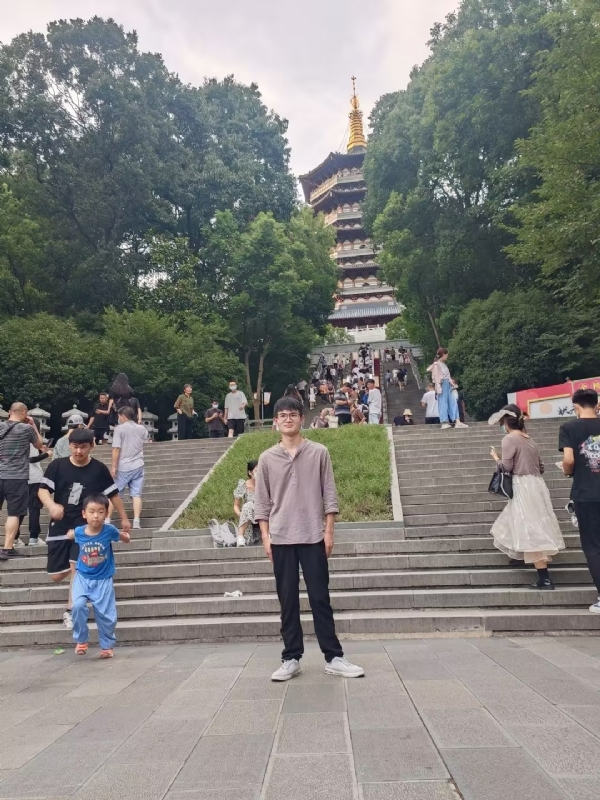 阳光男孩的第五张照片--泰州相亲服务中心