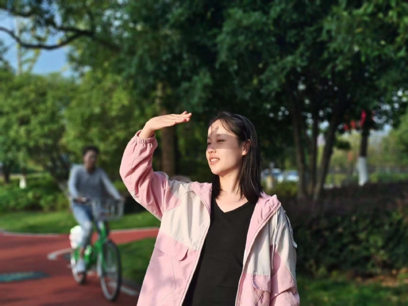 达拉崩吧的第一张照片--泰州相亲服务中心