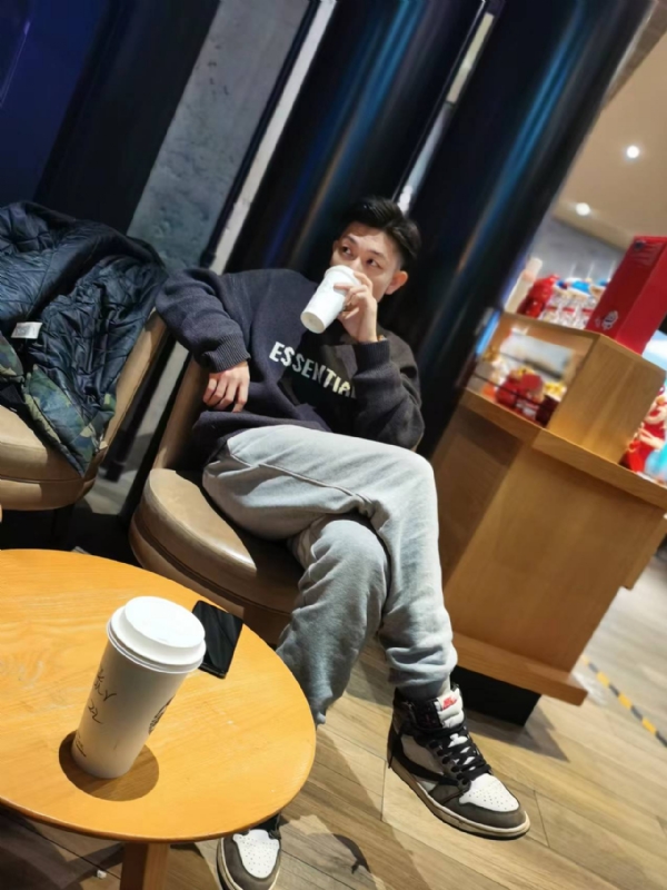 LAZY的第一张照片--泰州相亲服务中心