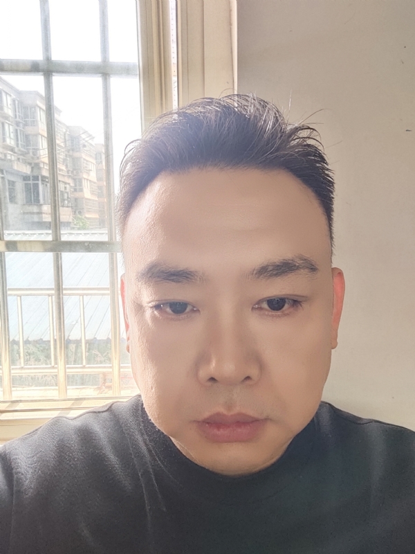 爱人先爱己的第一张照片--泰州相亲服务中心