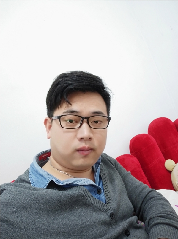 何必在亿的第一张照片--泰州相亲服务中心