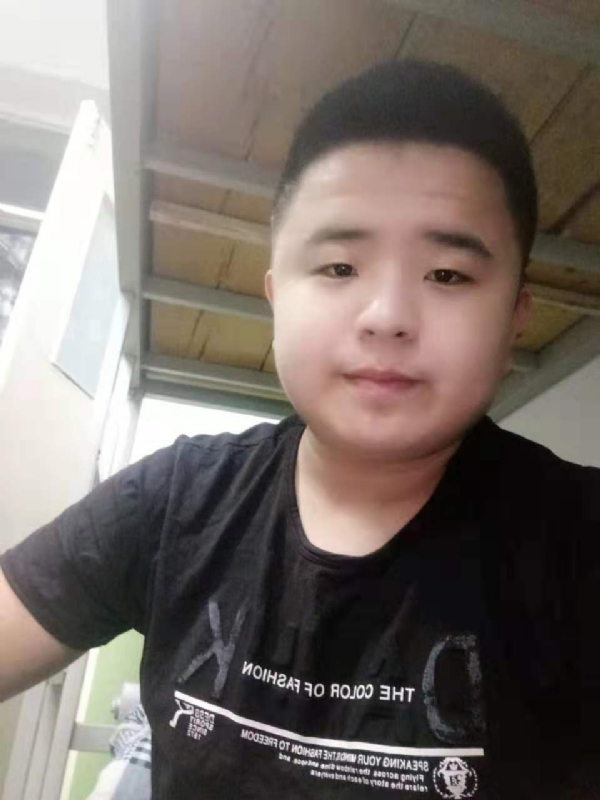 打小就爱淘气的第一张照片--泰州相亲服务中心