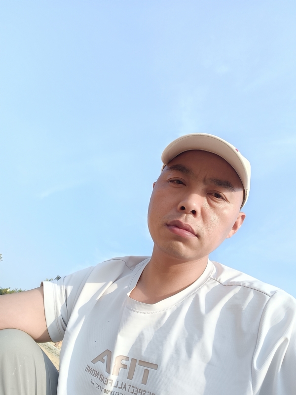 哥哥的第一张照片--泰州相亲服务中心