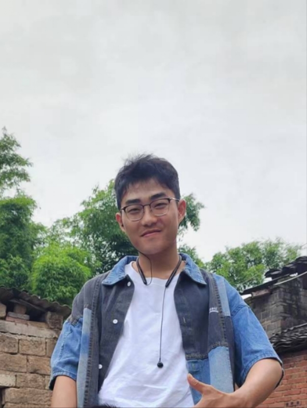 越努力越幸运的第一张照片--泰州相亲服务中心