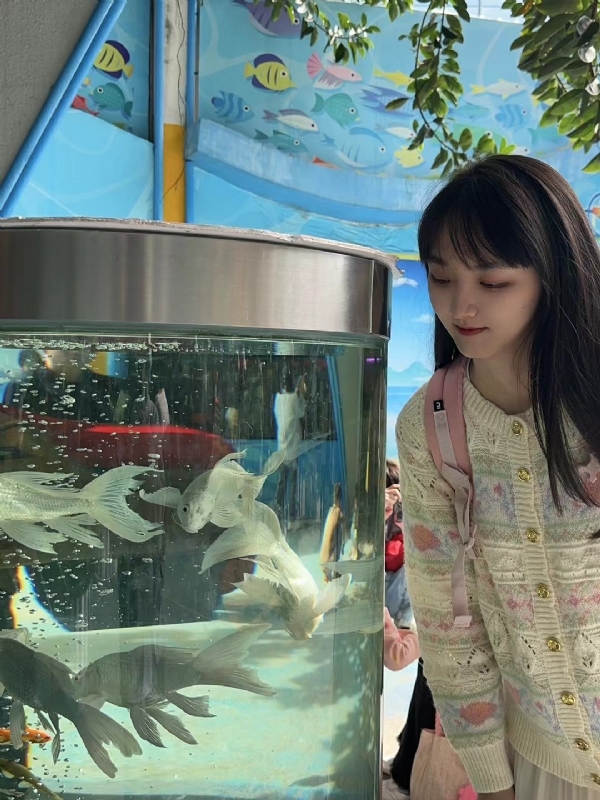 yiyi的第一张照片--泰州相亲服务中心
