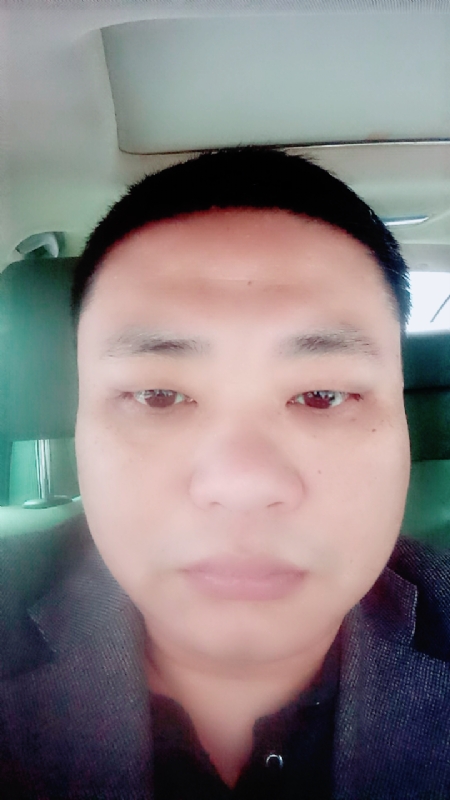 向日葵的第一张照片--泰州相亲服务中心