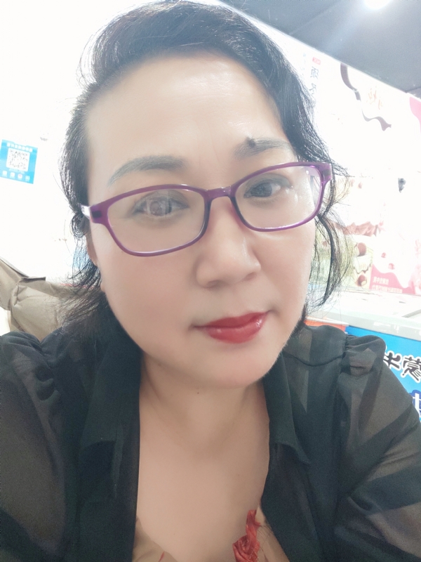 娜财娜福的第一张照片--泰州相亲服务中心
