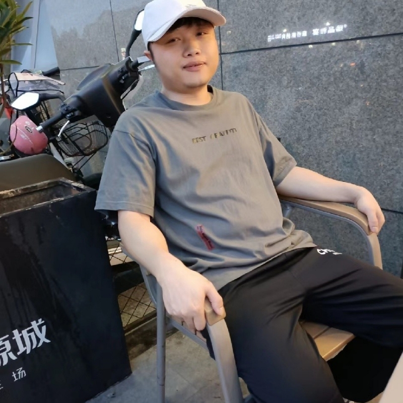 风吹半夏的第一张照片--泰州相亲服务中心