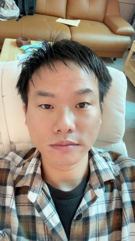 向日葵的第一张照片--泰州相亲服务中心