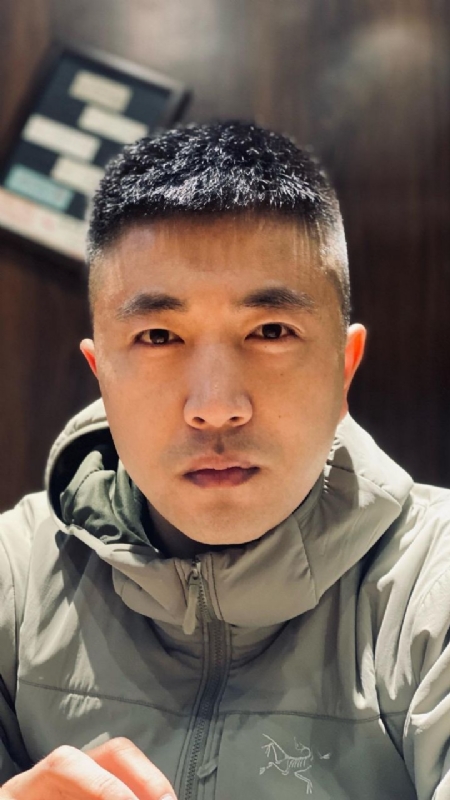 山中何缘的第一张照片--泰州相亲服务中心