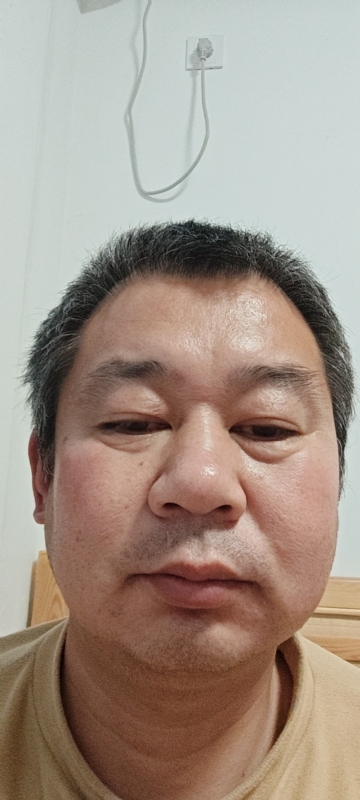 龙万的第一张照片--泰州相亲服务中心