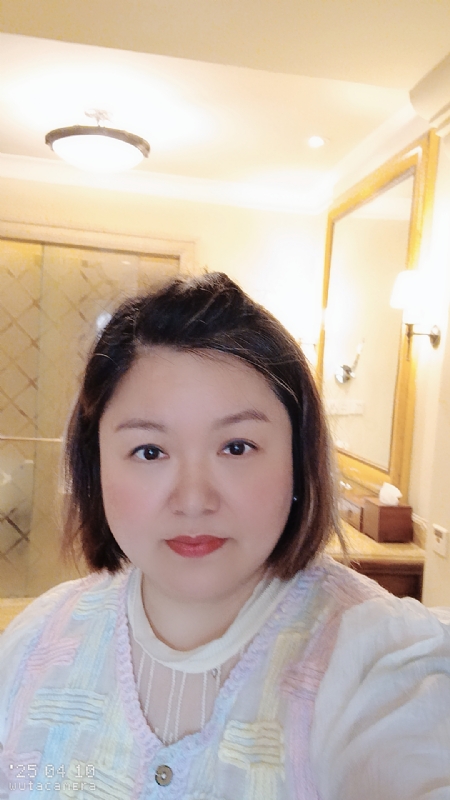 衎静玲瓏的第一张照片--泰州相亲服务中心