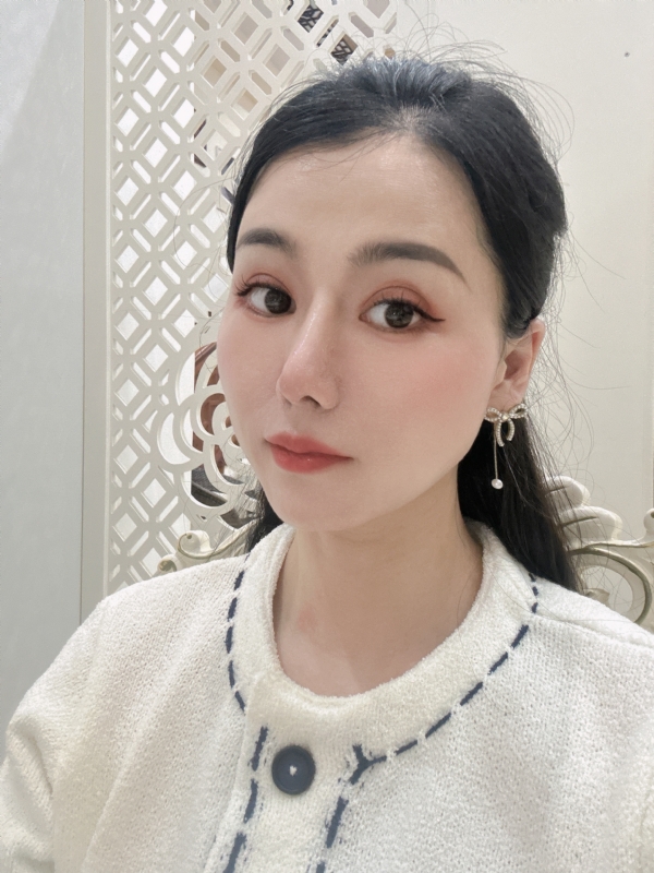 金莉的第一张照片--泰州相亲服务中心