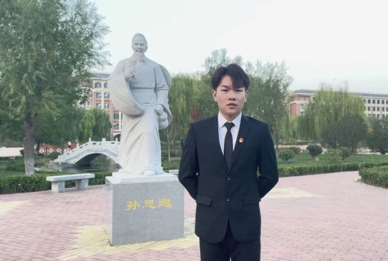 尚明月的第一张照片--泰州相亲服务中心