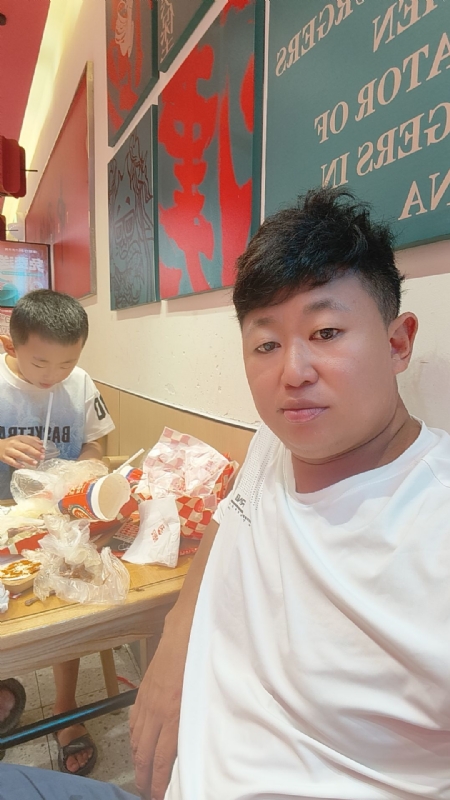 景色宏图的第一张照片--泰州相亲服务中心