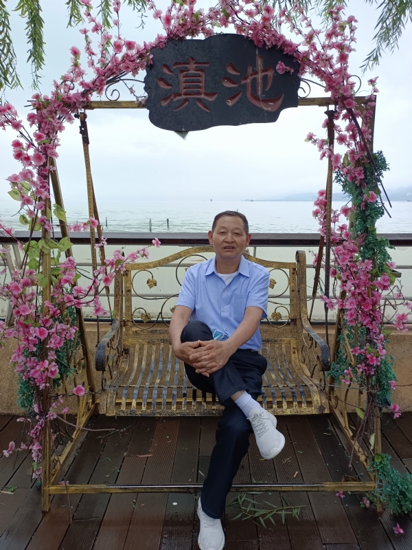 奋斗的第一张照片--泰州相亲服务中心