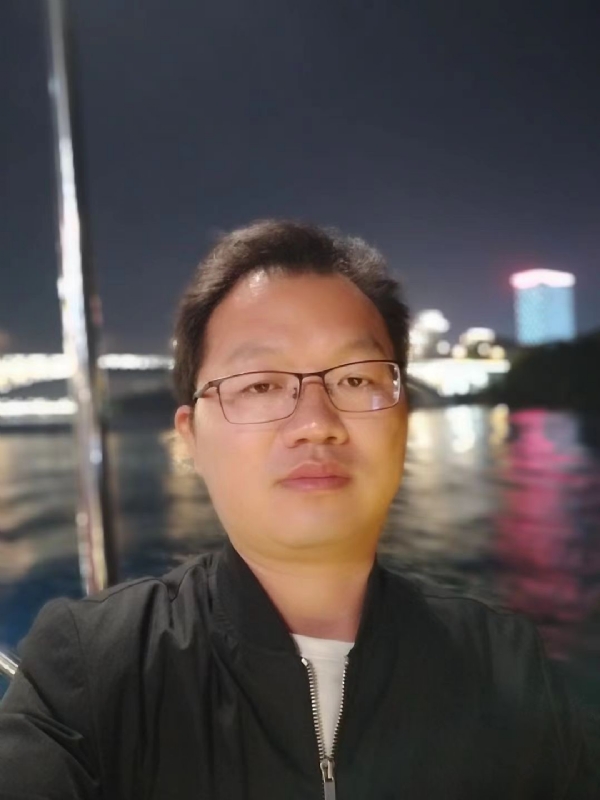 祝你平安的第一张照片--泰州相亲服务中心
