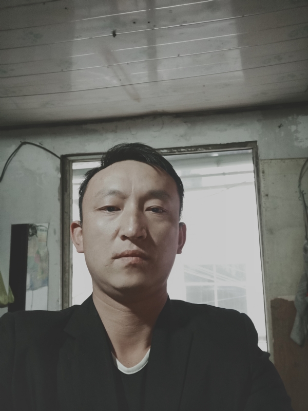 放弃爱你的第一张照片--泰州相亲服务中心