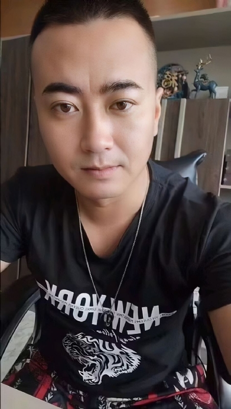 Luck耀的第一张照片--泰州相亲服务中心