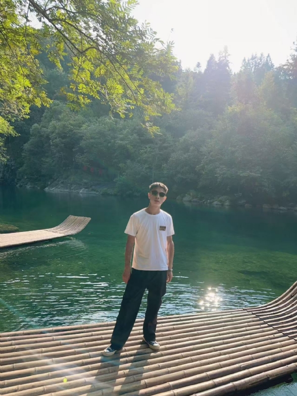 林言的第三张照片--泰州相亲服务中心