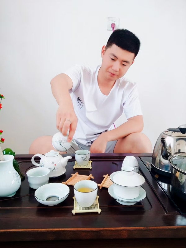 日月的第二张照片--泰州相亲服务中心