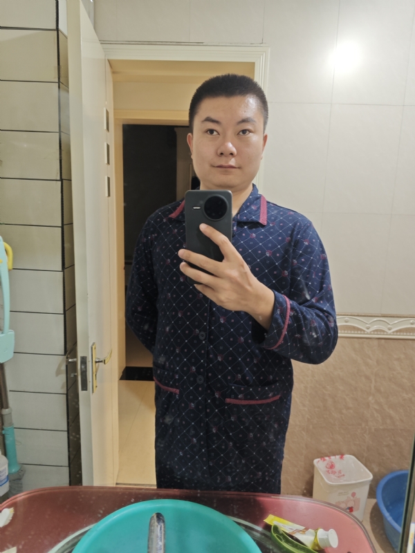 迷迷糊糊的第一张照片--泰州相亲服务中心