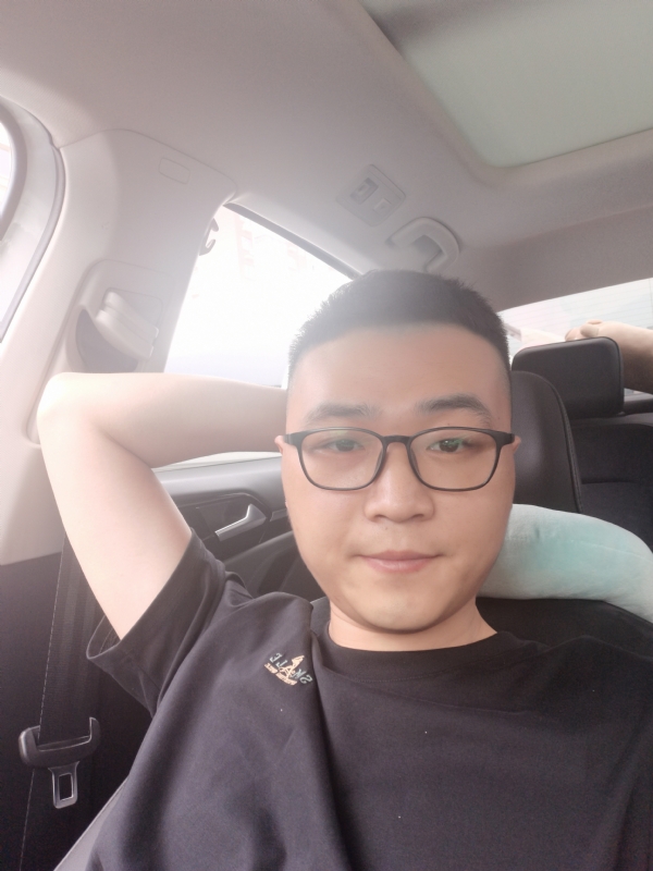 JingY的第一张照片--泰州相亲服务中心