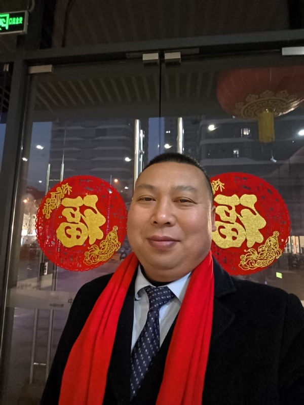 半百悟红尘的第一张照片--泰州相亲服务中心