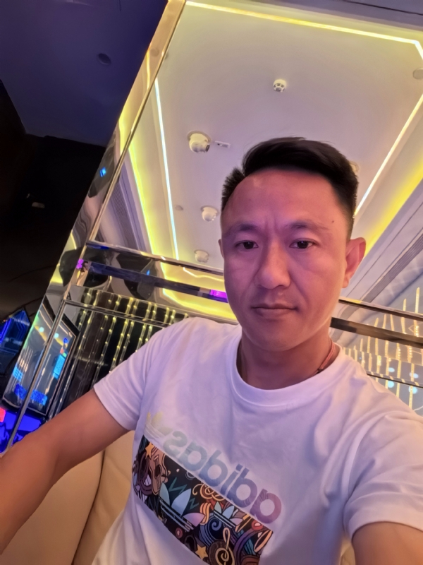 辞岸的第二张照片--泰州相亲服务中心