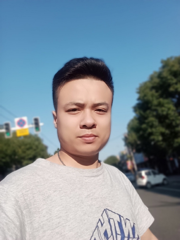 简简单单的第二张照片--泰州相亲服务中心