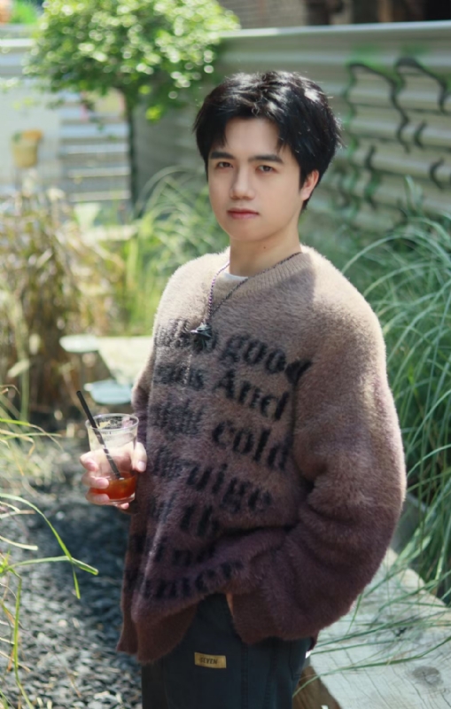 檐下雨的第二张照片--泰州相亲服务中心