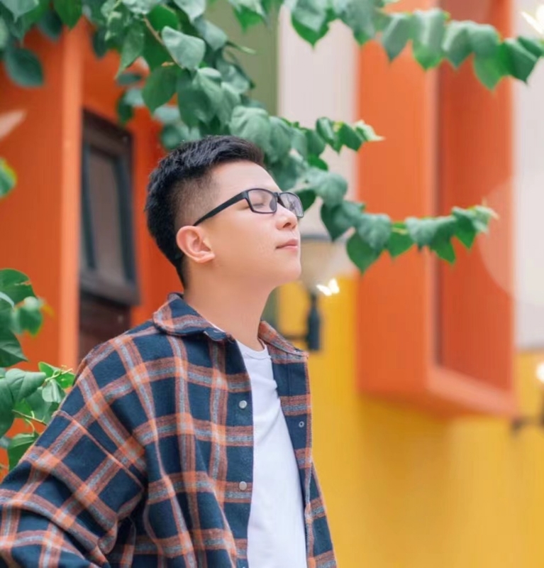 版本之子的第一张照片--泰州相亲服务中心