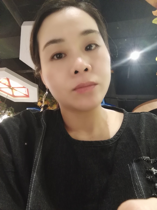 喜欢黑巧的第一张照片--泰州相亲服务中心